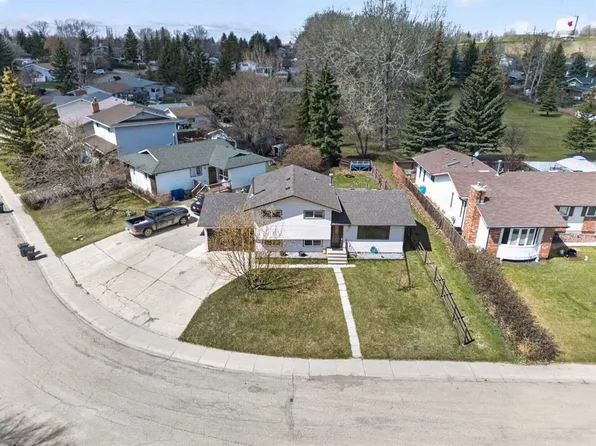 11 E Westhill Cres, Didsbury, AB T0M 0W0