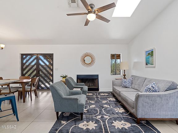 4th image of 379 Paseo Picamaderos