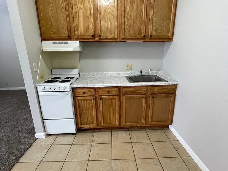 415 W Clem-EBERT — Photo 2