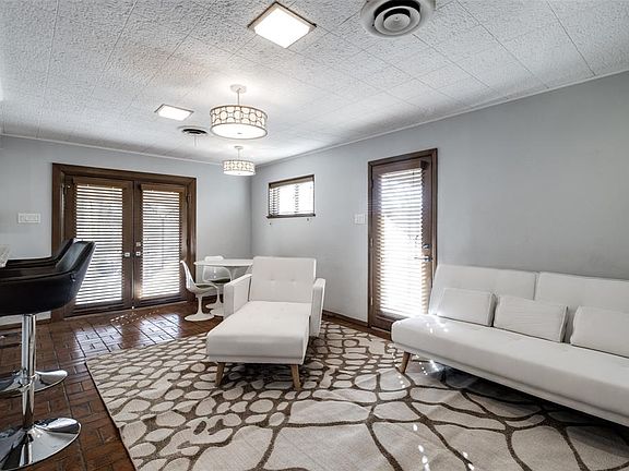 3rd image of 508 S Georgia St
