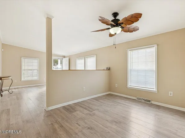 602 Walden Way, Whiting, NJ 08759