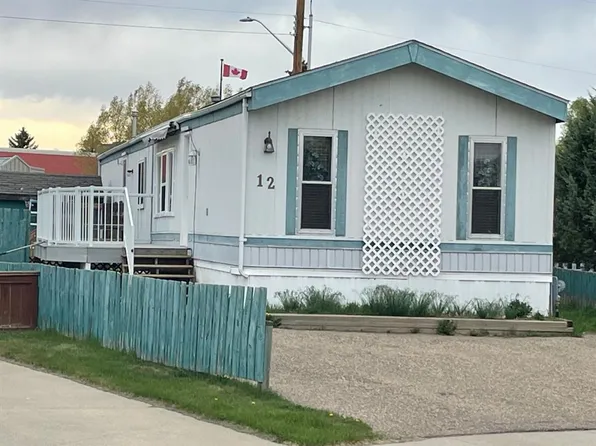 12 E Westover Cres, Claresholm, AB T0L 0T0