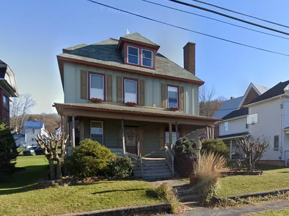 604 E Main St, Reynoldsville, PA 15851