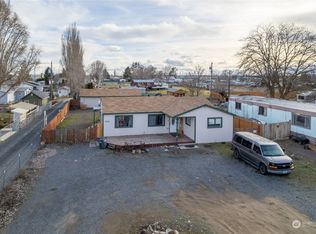 9473 Maple Dr NE, Moses Lake, WA 98837