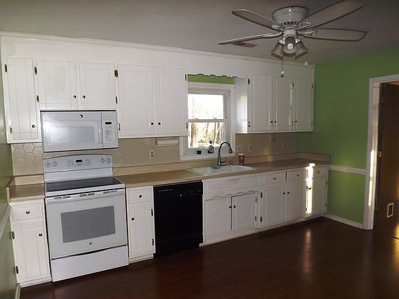 14x12 Kitchen With Nice Cabinet Space