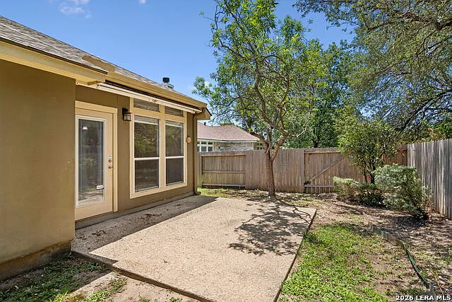 1303 Bluff Frst — Photo 32