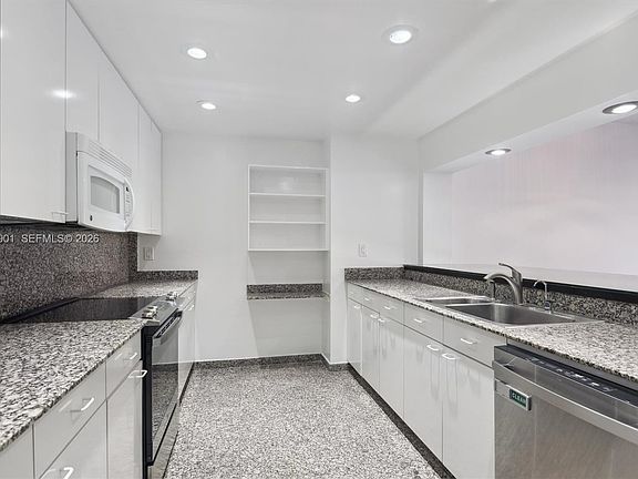 5th image of 151 Crandon Blvd APT 120