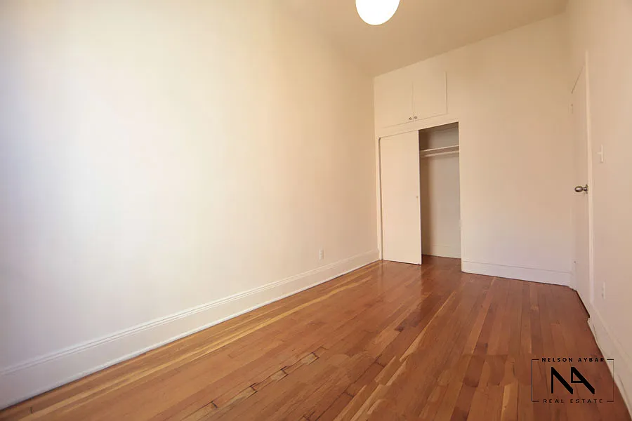 896 Union Street — Photo 4