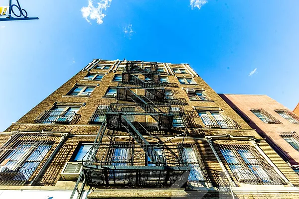 Rented by EXR | media 6