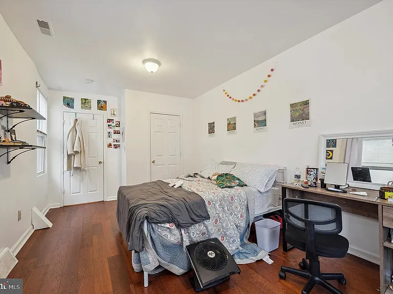 1521 Fontain St — Photo 4