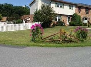 81 Nottingham Dr, Chambersburg, PA 17201