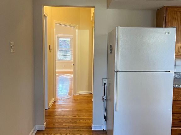 5th image of 4529 Flora Ave