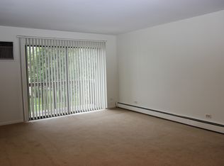 744 Inland Cir APT 201, Naperville, IL 60563