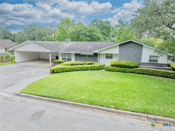 104 N Fair St, Gonzales, TX 78629