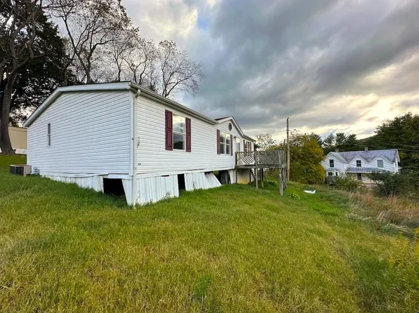 125 Cleveland Ave, Max Meadows, VA 24360