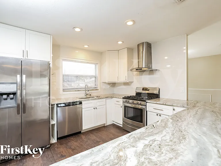 240 Donegal Ave — Photo 6