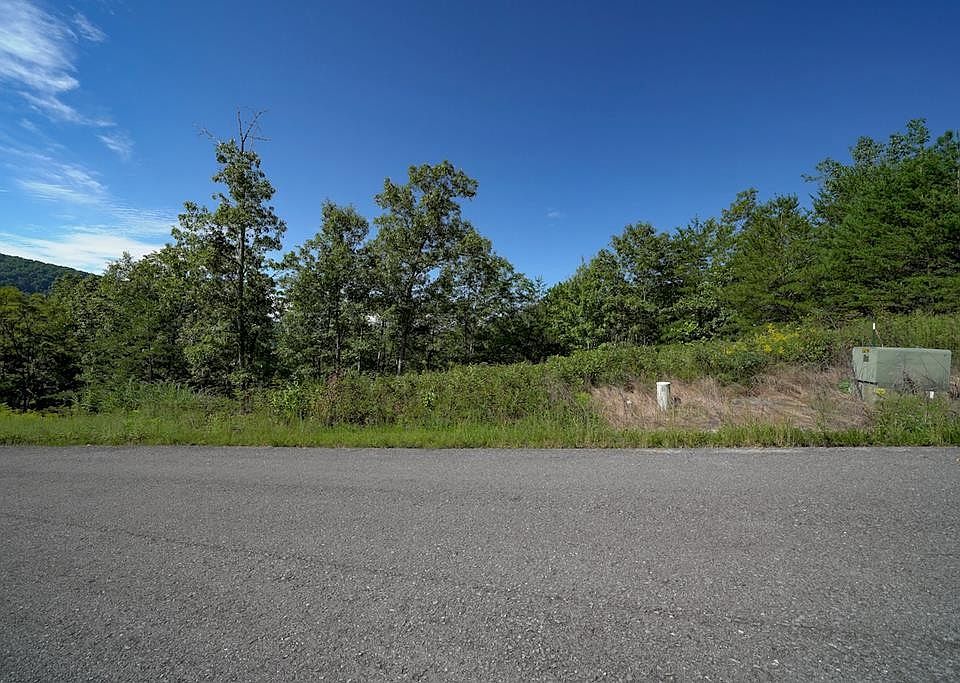 1st image of LOT Mountain Ash Way