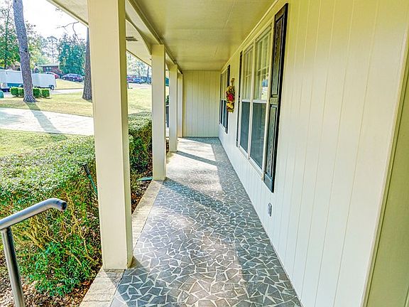 2nd image of 808 Greenwood Dr