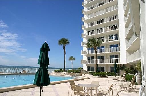 Gulf side pool