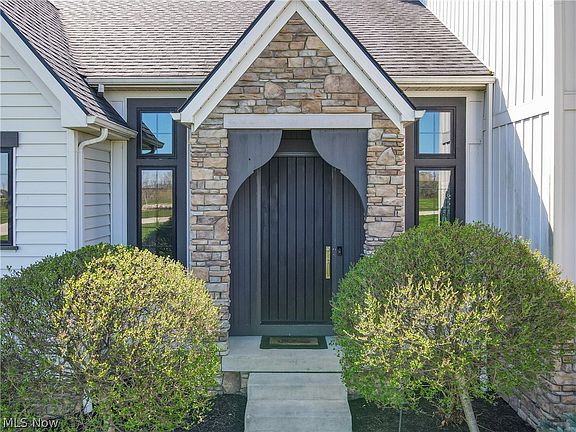 4th image of 2328 Heights Dr