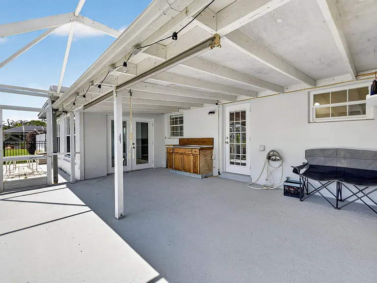 416 SE Naranja Ave — Photo 45