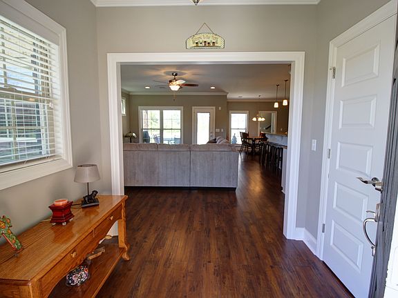 2nd image of 2526 Cason Ln