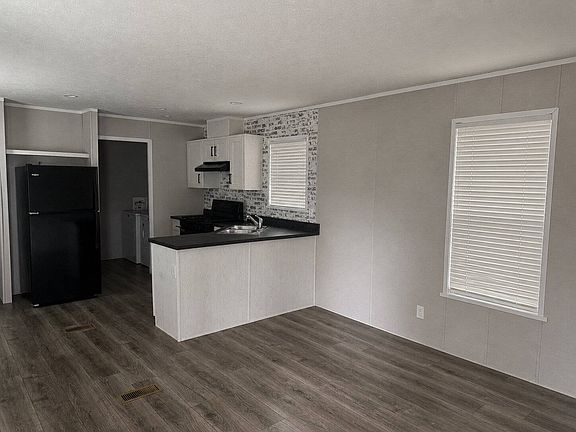 2nd image of 1085 Spring Bay Rd #45