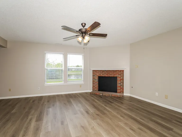 8234 Gathering Cir — Photo 6