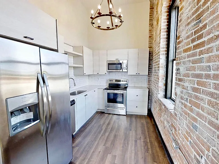 Landmark Lofts Apartments — Photo 24