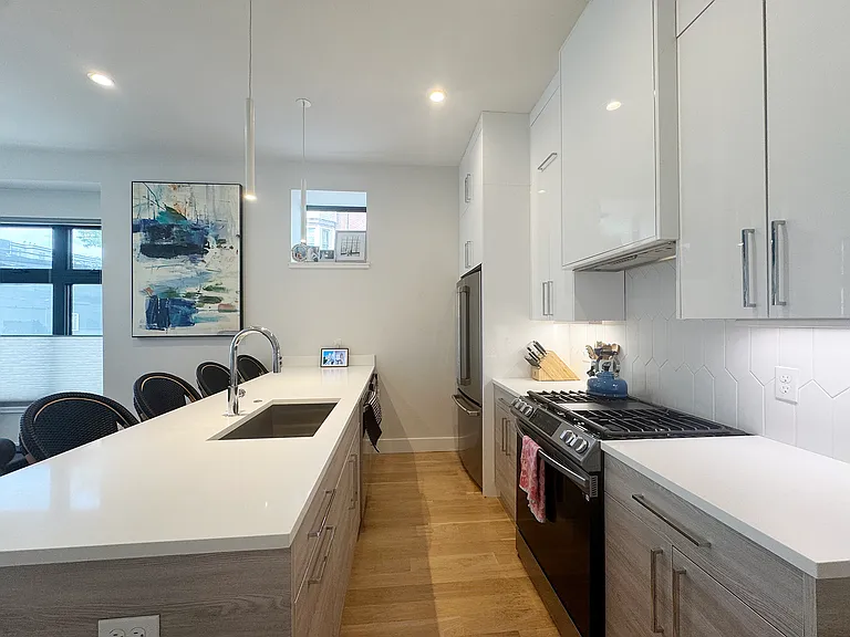 109 Liverpool St #1 — Photo 7