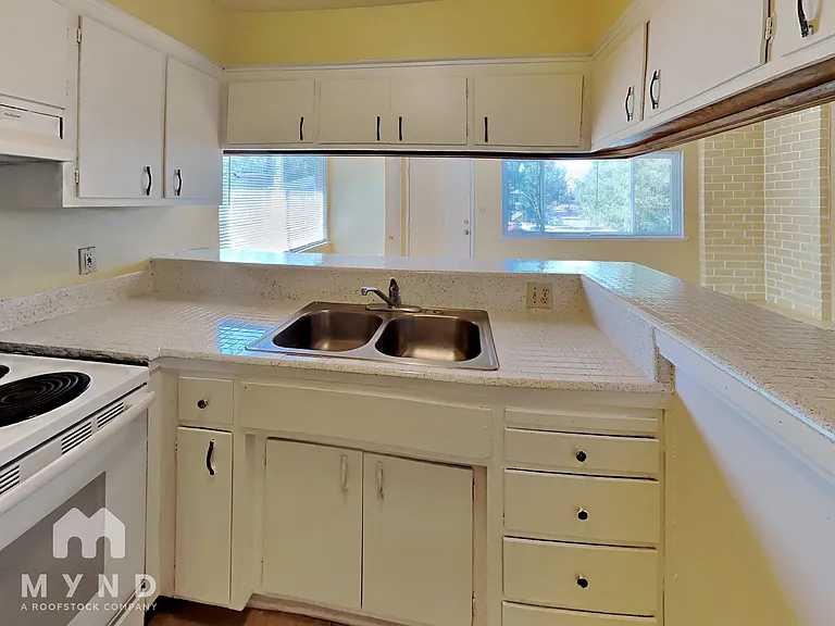 4137 Apostolo Cir #4 — Photo 4