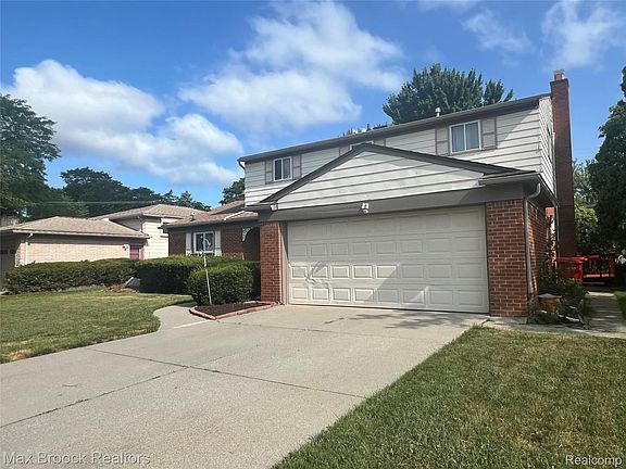 3rd image of 21180 Glenmorra St