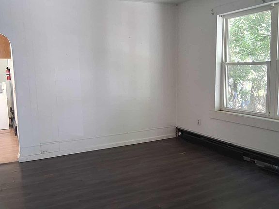 2nd image of 31 Hill St