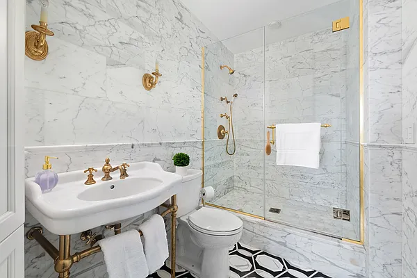 Sold by Compass | media 9