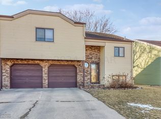 609 38th Ave S, Moorhead, MN 56560
