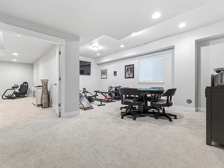 6276 N Lisbon St — Photo 32
