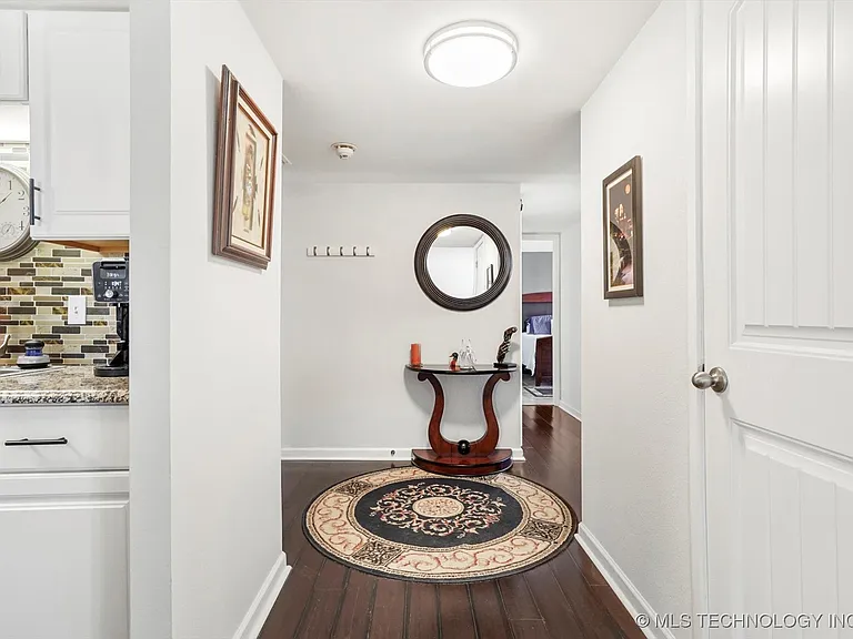 410 W 7th St #1023 — Photo 4