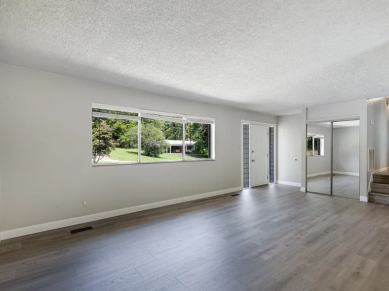 1505 Aldenwood Ln — Photo 7