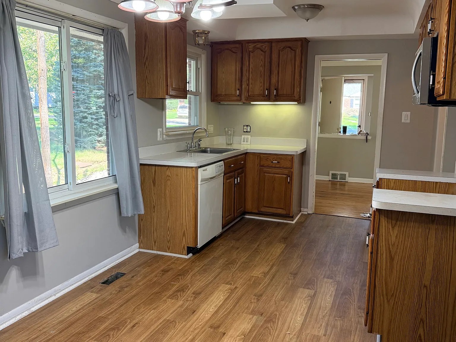 3 bed, 1500 sqft, $2,000 — Photo 4
