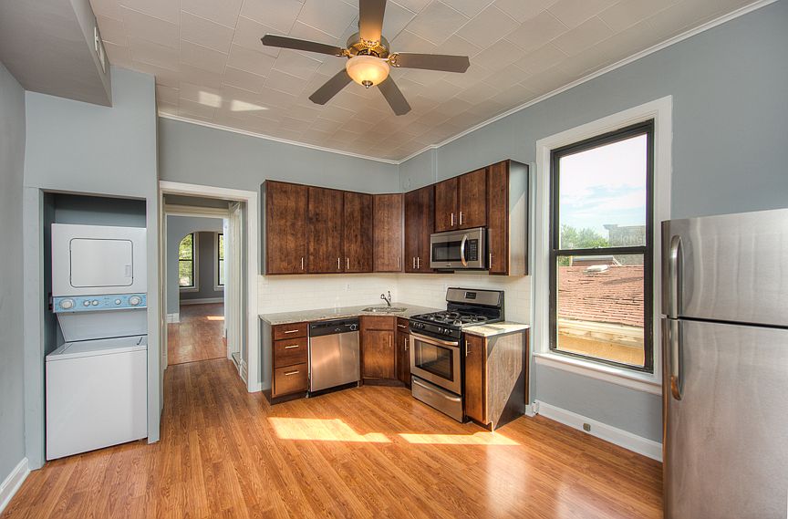 1st image of 1874 N Hoyne Ave APT 3