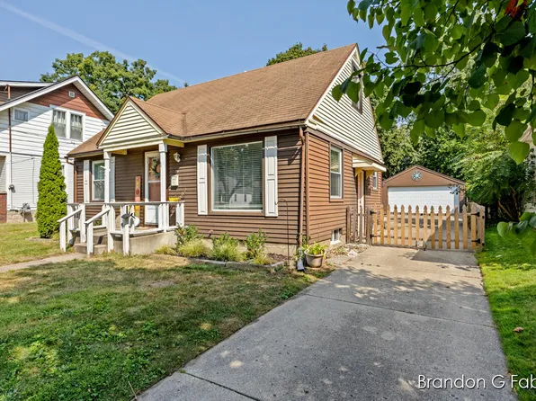 706 Harlan Ave NE, Grand Rapids, MI 49503