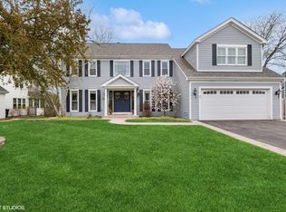 521 Salceda Dr, Mundelein, IL 60060