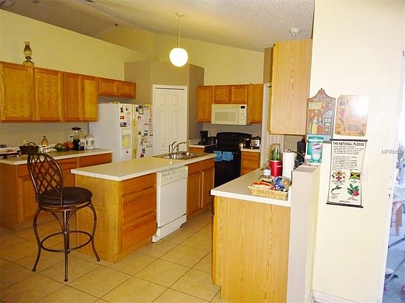 4th image of 161 Winding Cove Ave