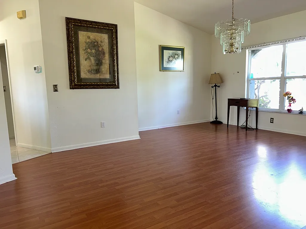 3 bed, 2114 sqft, $2,350 — Photo 3