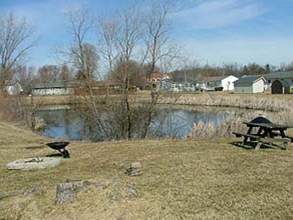 4th image of 19 Lincoln Dr
