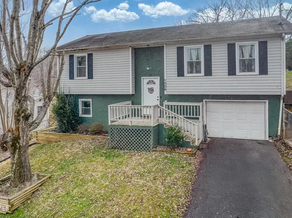 1209 Idlewylde Cir, Johnson City, TN 37601