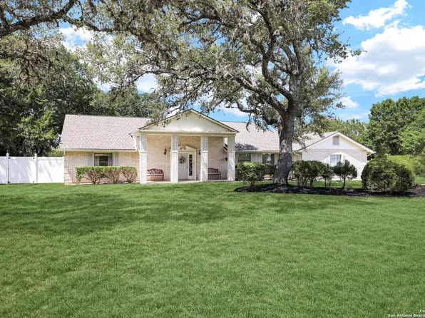 8645 Willow Wind Dr, Boerne, TX 78015