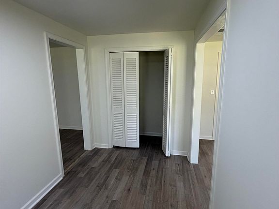 5th image of 49 Marine Ln