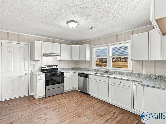 4th image of 15388 Lucas Ferry Rd