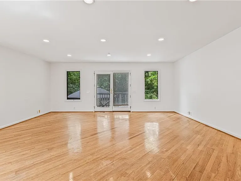 1016 Muirfield Dr — Photo 6